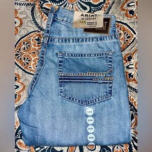 New with tags mens ARIAT jeans M5 straight fit, straight leg SIZE 33x36